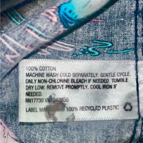 Original Use Volcano Shark Button Up Short sleeve Men’s Shirt. Size XL - Picture 6 of 7